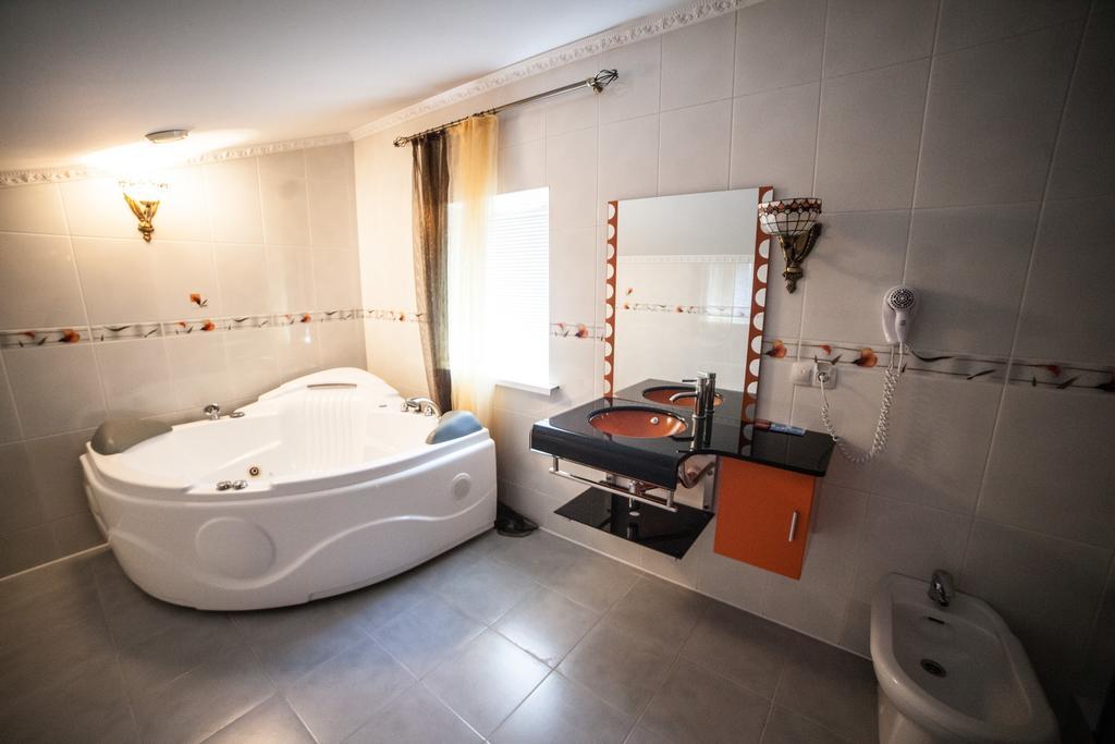 Imperiya Hotel Khmelʼnytsʼkyy Cameră foto